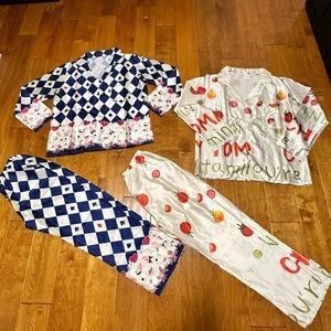A bundle of 2 sets silks pajamas
